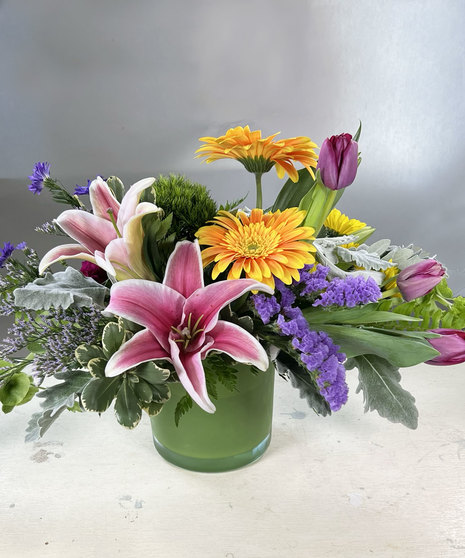 beautiful and bright garden-style floral arrangement